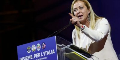 İtalya'da seçimi sağ ittifak kazandı