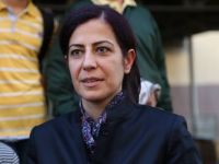 Ayla Akat gözaltına alındı