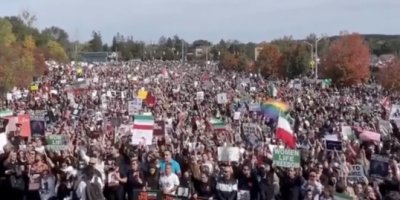 Jîna Amini’nin öldürülmesi dünyanın farklı şehirlerinde protesto edildi