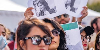 Dünyanın dört bir yanında insanlar Mahsa Amini için adalet istiyor