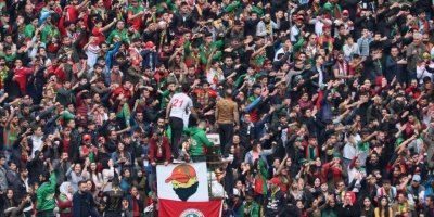 Amedspor taraftarlarına 'İstiklal Marşı'nda ayağa kalkmadın' davası