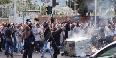 İHR: Protestolarda 43'ü çocuk en az 342 kişi hayatını kaybetti