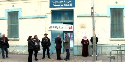 Tunus'ta seçime katılım oranı yüzde 10'un altında kaldı