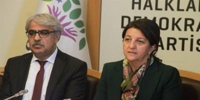 Vahap Coşkun: “Kurbanlık koyun değiliz, mecburi istikametimiz de yok”