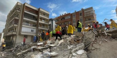 Deprem bölgesinde tercüme desteği veren YİMER'in dilleri arasında Kürtçe yer almadı
