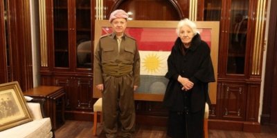 104 yıllık Kürdistan Bayrağı,Başkan Barzani’ye teslim edildi