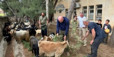 Amerikalı ve Hindistanlı Gönüllülerden Depremzedelere Keçi Yardımı