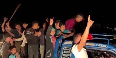 Erdoğan kazandı, Suriye'nin kuzeyindekiler sokağa döküldü