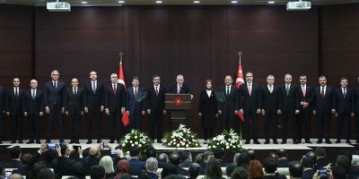 Erdoğan, yeni kabineyi açıkladı: Dışişleri Bakanı: Hakan Fidan, Hazine ve Maliye Bakanı: Mehmet Şimşek