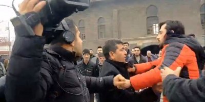 Diyarbakır’da gazeteciye saldırı: Burada Kürtçe konuşamazsınız