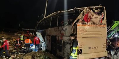 Mersin'de yolcu otobüsü devrildi: 9 ölü, 30 yaralı
