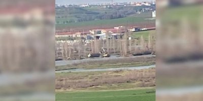 iş makineleri Dicle Nehri’nden kum çıkarıyor!