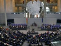 Almanya Parlamentosu'nda oylanan 1915 olaylarını soykırım olarak niteledi