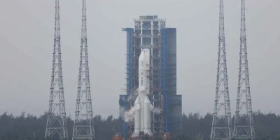 Çin, keşif aracını fırlattı: Ay'ın karanlık yüzünden örnek toplayacak