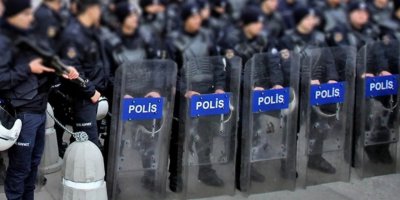 Diyarbakır ve Van’da gösteri ve eylem yasağı uzatıldı