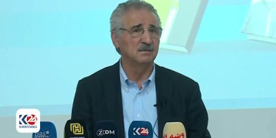 Mele Bextiyar, Devrim Bayrağı’nın tüm eserlerinden oluşan bir koleksiyonu anlattı