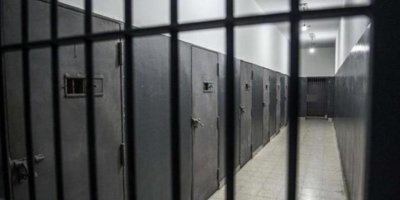 İran 13'ü Kürt, Beluç ve Afgan en az 20 tutukluyu toplu idam etti