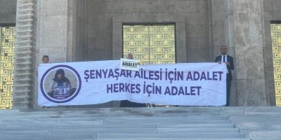 Şenyaşar Ailesi ‘adalet’ pankartıyla Meclis Başkanlığı önünde