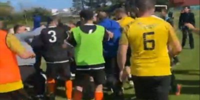 Fransa'da futbol maçında saldırı: Türk taraftarlar Ermeni kulübünün oyuncularına saldırdı