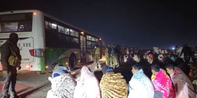 Irak’a kaçan devrik Esad rejimine bağlı 1905 asker Suriye’ye iade edildi