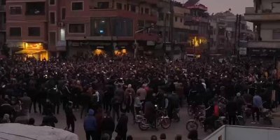 Suriye'de Hristiyanların ardından Alevilerden kitlesel protesto