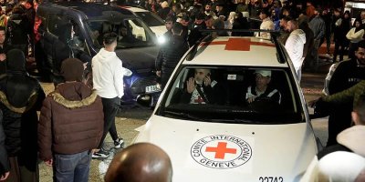 Gazze’de ateşkes: 3 İsrailli rehineye karşı, 20’si çocuk, 69’u kadın 90 Filistinli esir serbest