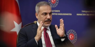 Fidan: Suriye'de silahlı gruplar ordu çatısı altında toplanmalı