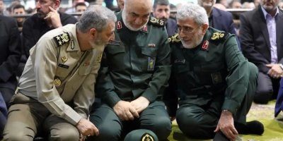 Üst düzey İranlı yetkili: Devrim Muhafızları’nın bölgesel darbeler nedeniyle içeriden eleştirildiğini açıkladı