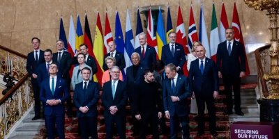 Batı’nın ABD’siz ilk aile fotoğrafı