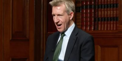 İran, İngiltere Büyükelçisi’ni Dışişleri Bakanlığı’na çağırdı