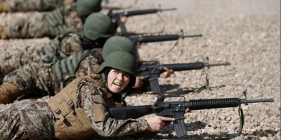 Danimarka, kadınlar için zorunlu askerliği onayladı