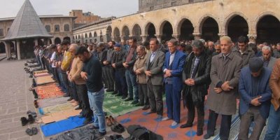 Diyarbakırlılar camilerde hutbenin Kürtçe okunmasını talep ediyor