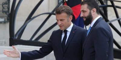 Macron: DSG ile Şam arasındaki anlaşmanın tamamıyla uygulanmasını umuyorum