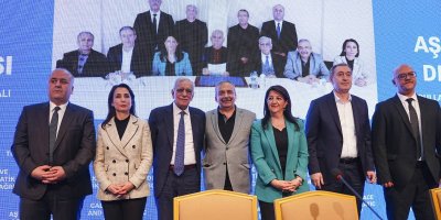 Fesih olsun, hem pastam dursun hem karnım doysun - Cansu Çamlıbel