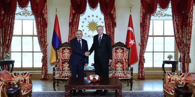Erdoğan Paşinyan’ı kabul etti