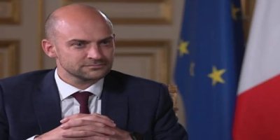 Fransa Suriye'de Kürtler ile Şam arasında arabuluculuk yapıyor