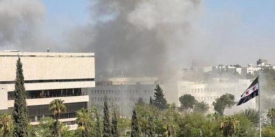 İsrail, Dürziler için Şam’da Suriye Genelkurmayı’nı ve Cumhurbaşkanlığı Sarayı’nı vurdu