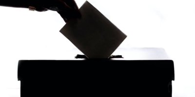 İngiltere'de oy kullanma yaşı 16'ya düşürülecek