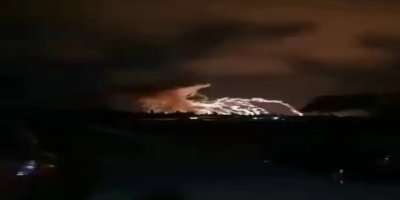 İsrail, Suriye’de Lazkiye ve Humus’taki askeri üsleri vurdu