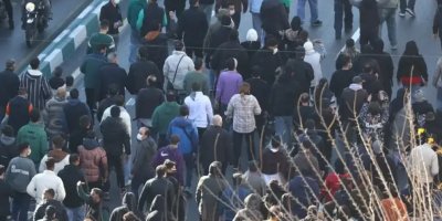 İran’da hükümet binasına saldırı