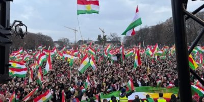 Almanya’da Kürt Mitingi: Rojava İçin Uluslararası Çağrı