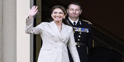 Dilan Yeşilgöz Hollanda’da Savunma Bakanlığı görevini devraldı