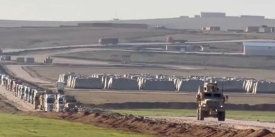 Uluslararası Koalisyon'un eski sözcüsü: ABD güçleri Suriye ordusuna güvensizlik nedeniyle çekiliyor