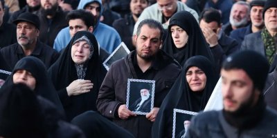 İran devlet televizyonu Ali Hamaney'in öldüğünü teyit etti