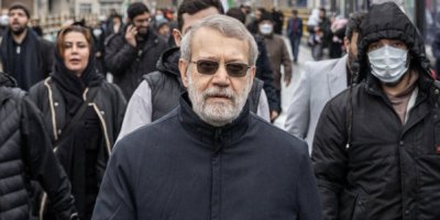 İsrail Laricani’nin öldürüldüğünü iddia etti; İran yalanlamadan el yazısını paylaştı