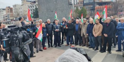 DİYARBAKIR POLİSİ KÜRDİSTANİ GÜÇLERİN BASIN AÇIKLAMASINA MÜDAHALE ETTİ