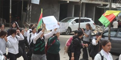 Rojava'da Okul İsimleri Değişikliğine tepki: Halk sokağa iniyor