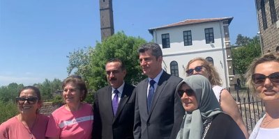 Erbil ve Duhok valileri Diyarbakır’daki barış forumunda