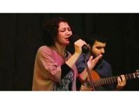 Raperîn: Beni bu bataklıktan kurtarın ne olur!