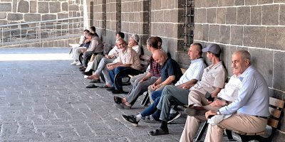 Diyarbakır’da Ulu Cami’de “son sıcaklar” sohbeti